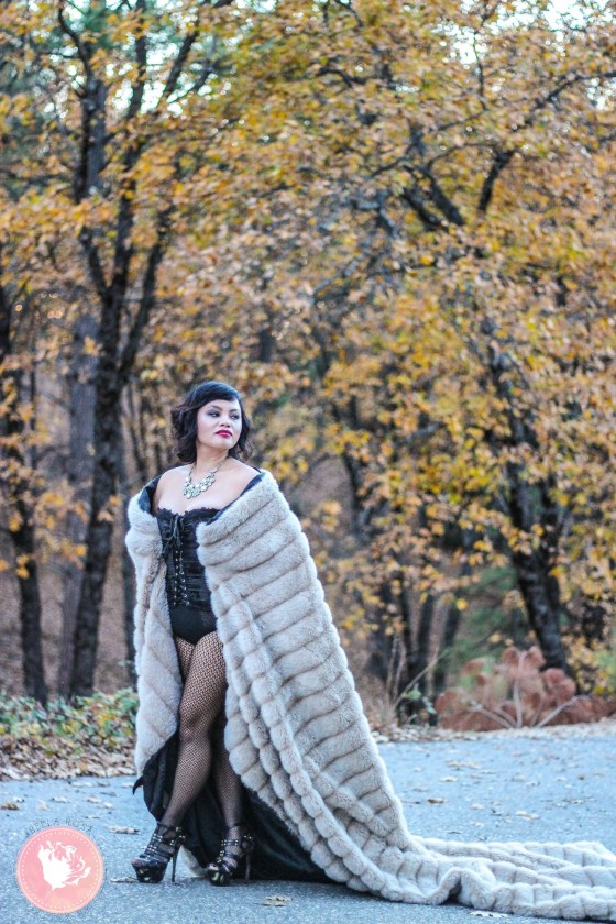 16-Outdoor-Boudoir-Glamour